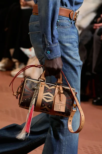Look 35